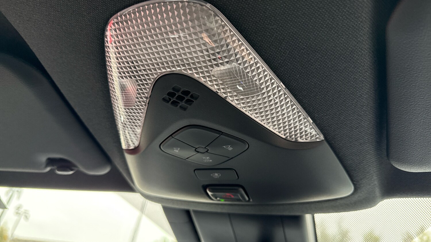 Used Toyota C-HR 2023 for sale - 76302120: Photo 44