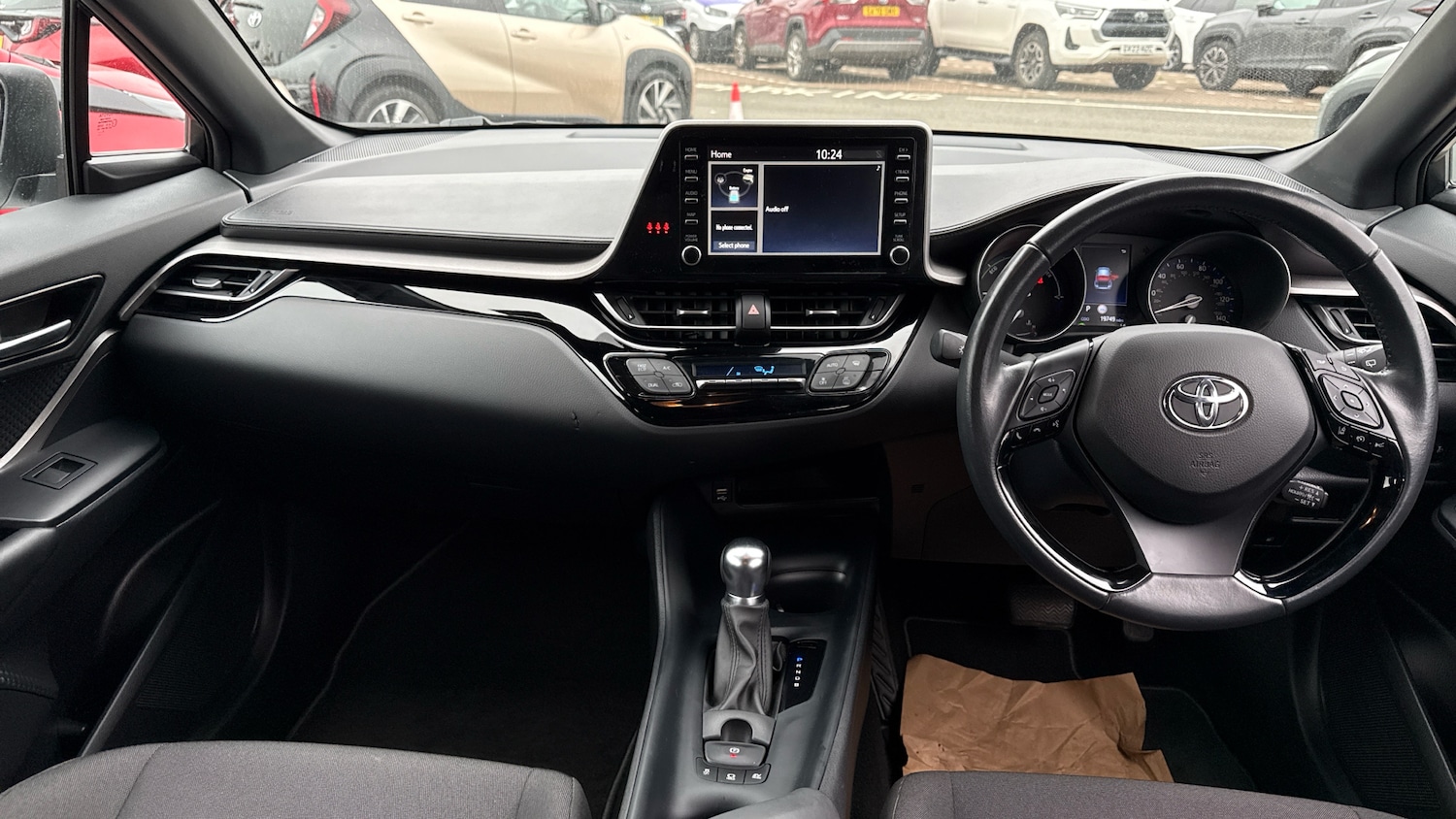 Used Toyota C-HR 2023 for sale - 76302120: Photo 5