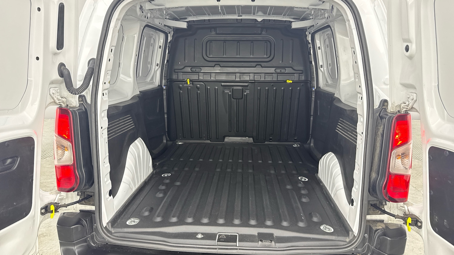 Used Toyota ProAce 2023 for sale - 77640480: Photo 14