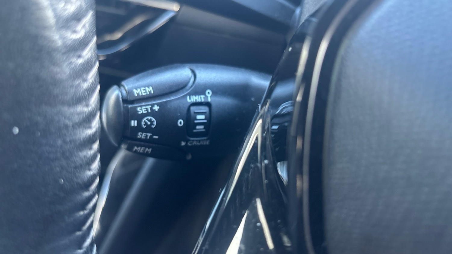 Used Peugeot 2008 2021 for sale - 76427767: Photo 42