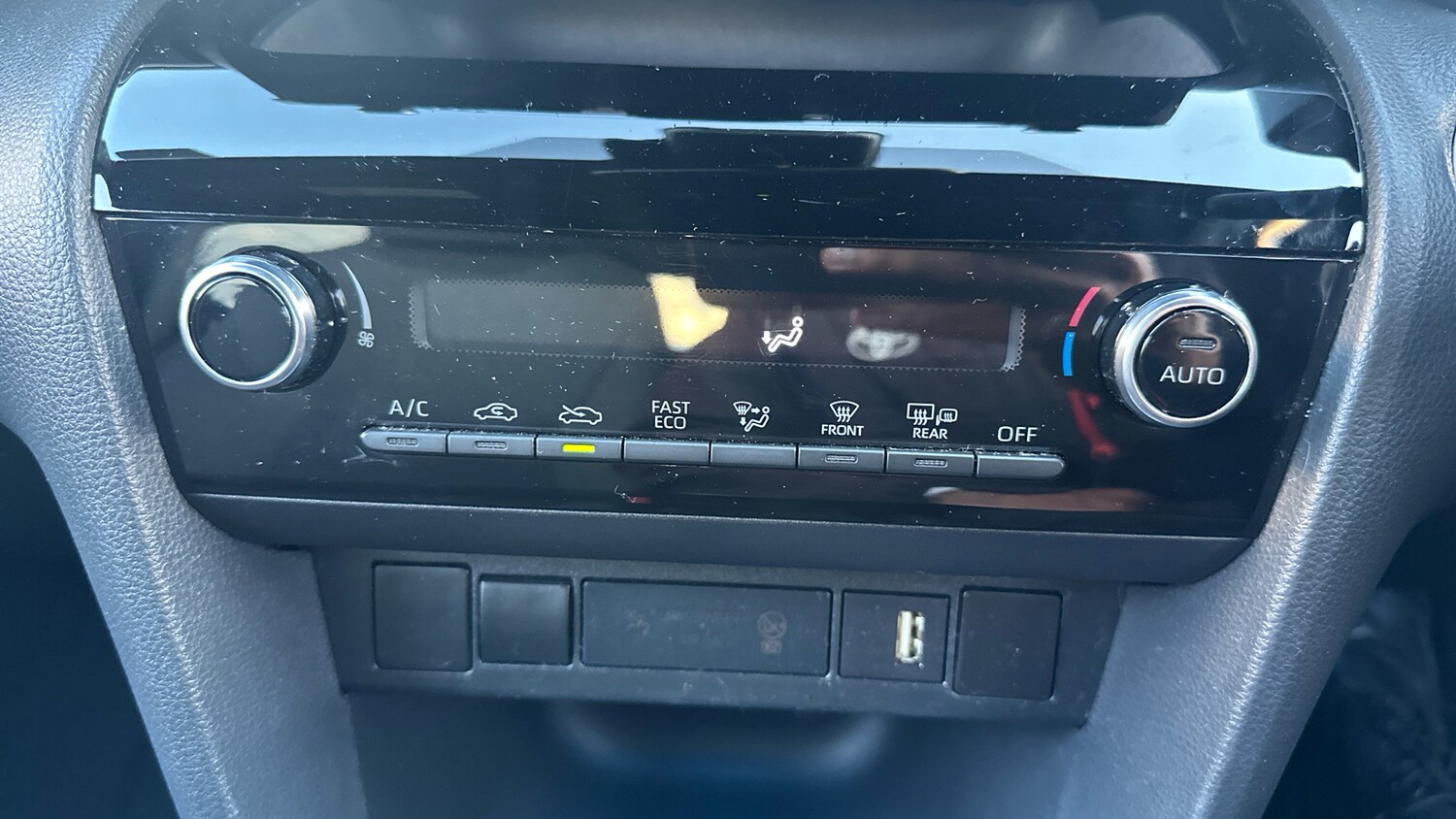 Used Toyota Yaris Cross 2023 for sale - 76133985: Photo 30