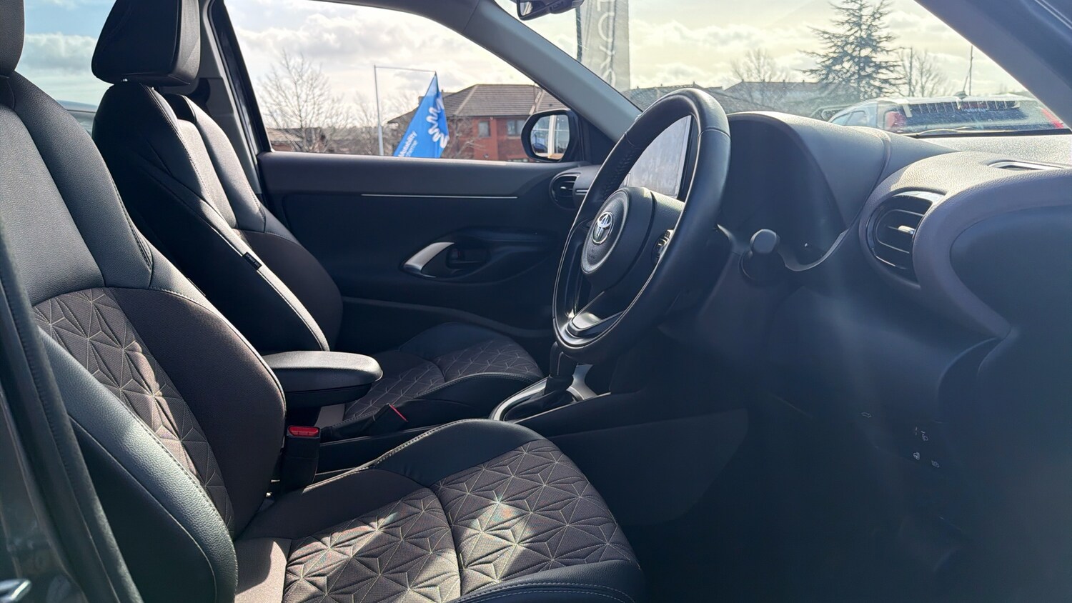 Used Toyota Yaris Cross 2023 for sale - 77945325: Photo 11