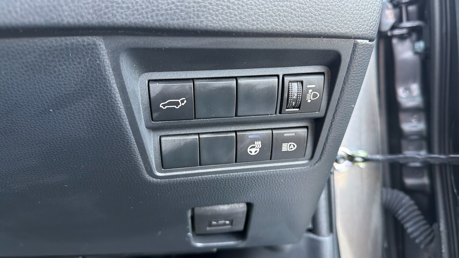 Used Toyota Yaris Cross 2023 for sale - 77945325: Photo 30