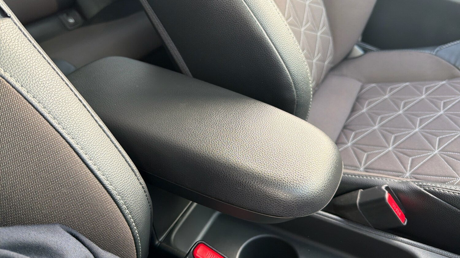 Used Toyota Yaris Cross 2023 for sale - 77945325: Photo 37