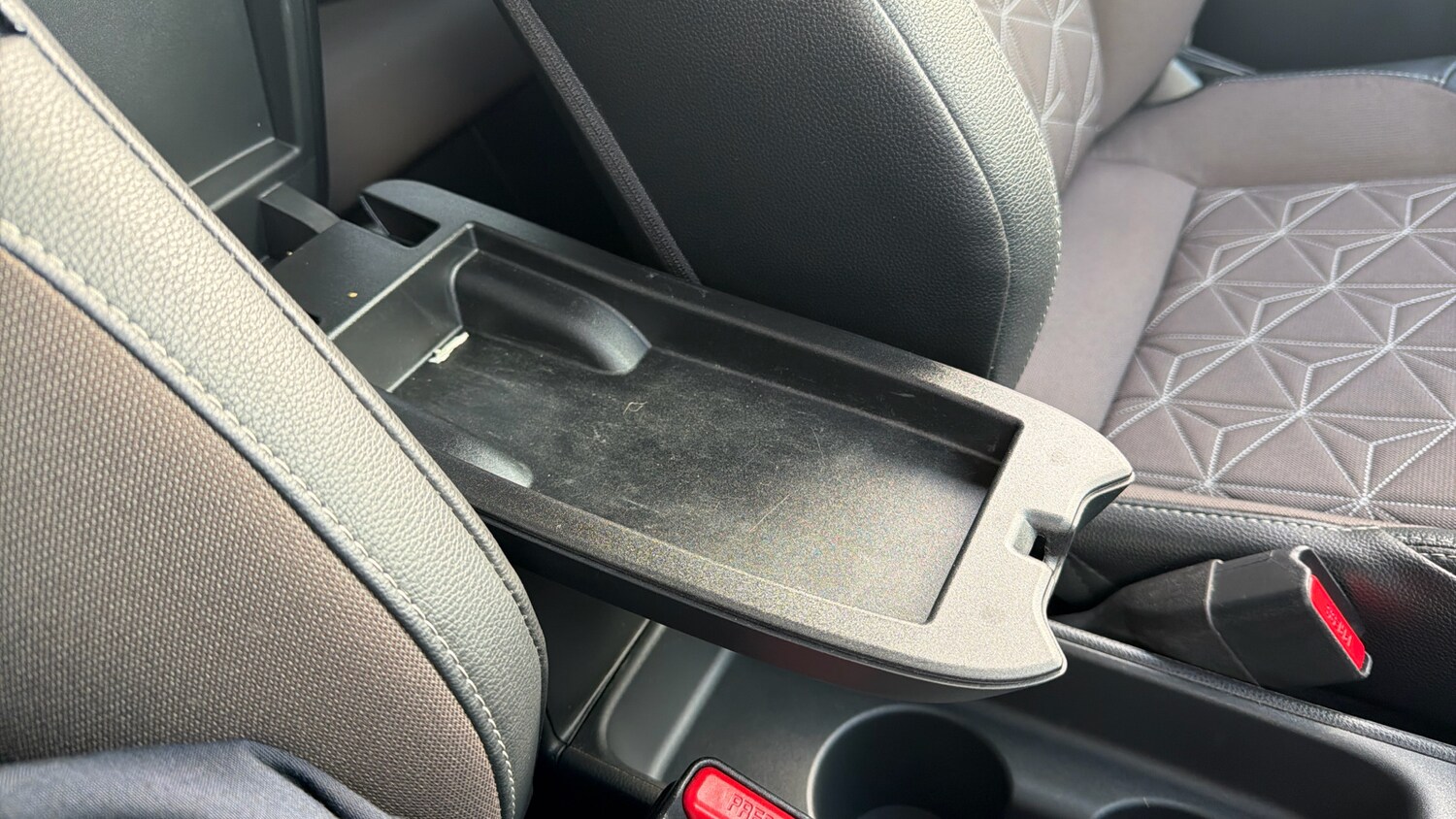 Used Toyota Yaris Cross 2023 for sale - 77945325: Photo 38