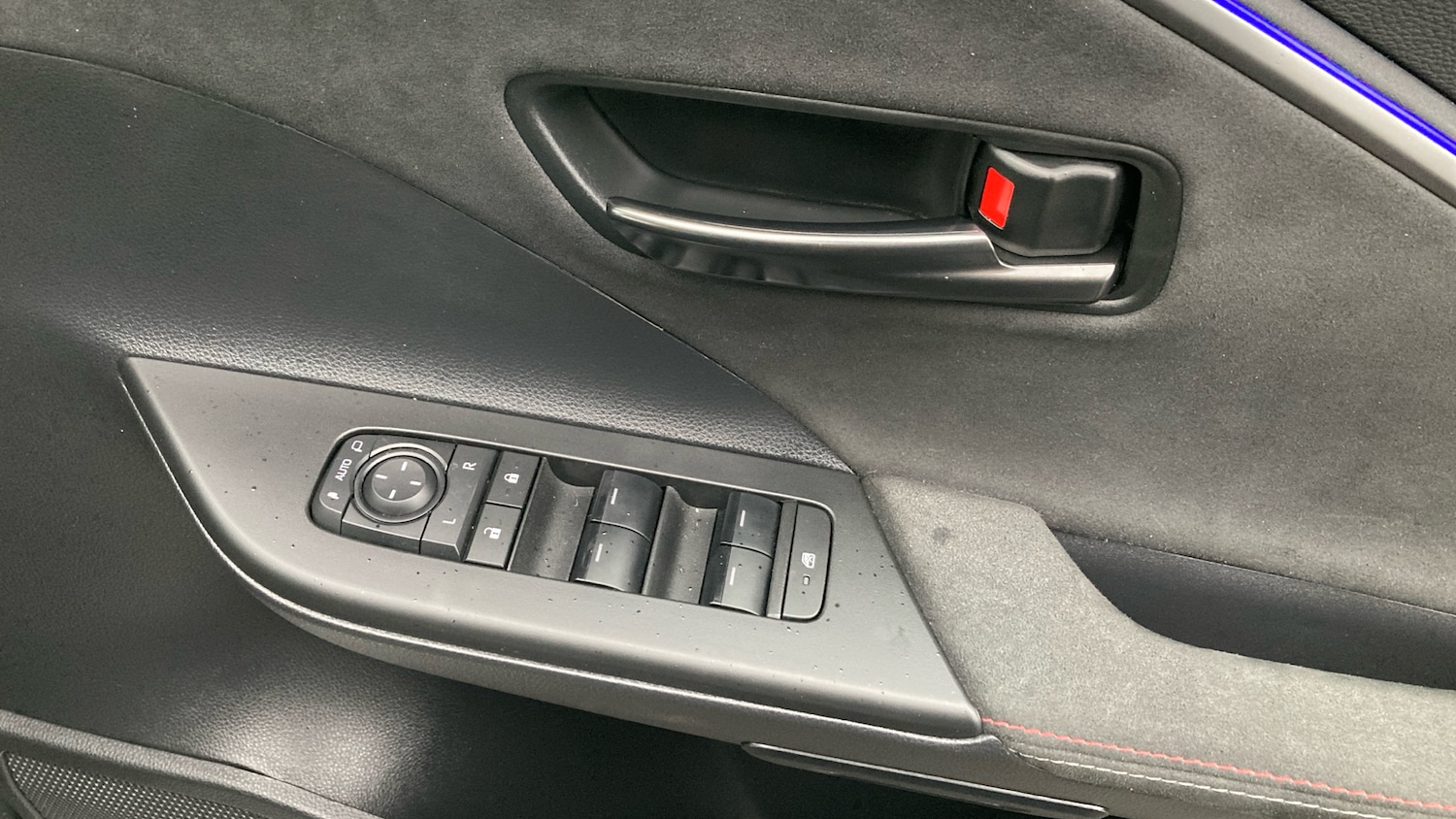 Used Toyota C-HR 2025 for sale - 77336481: Photo 31