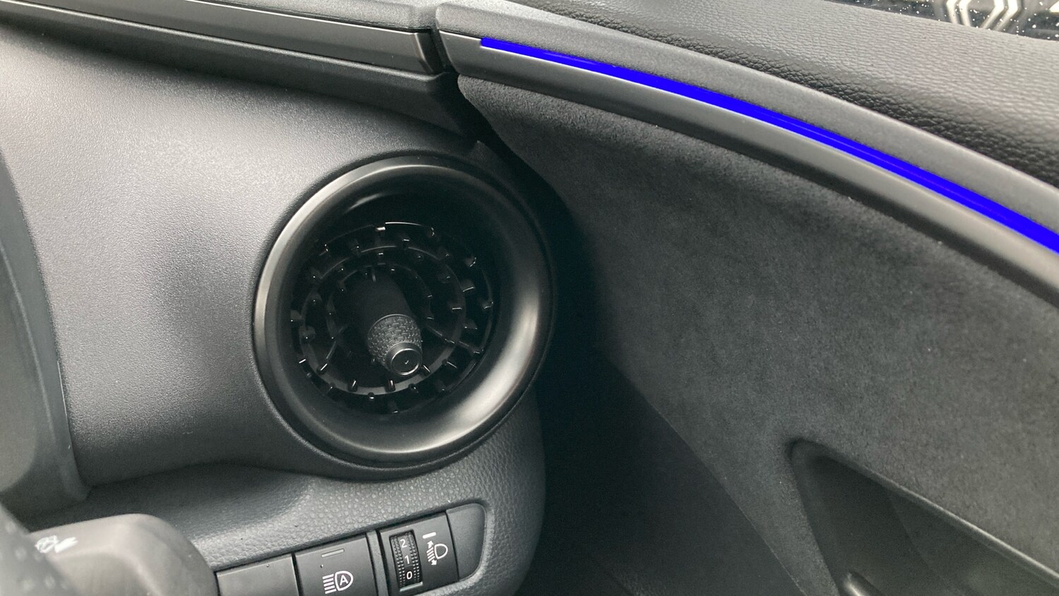 Used Toyota C-HR 2025 for sale - 77336481: Photo 33