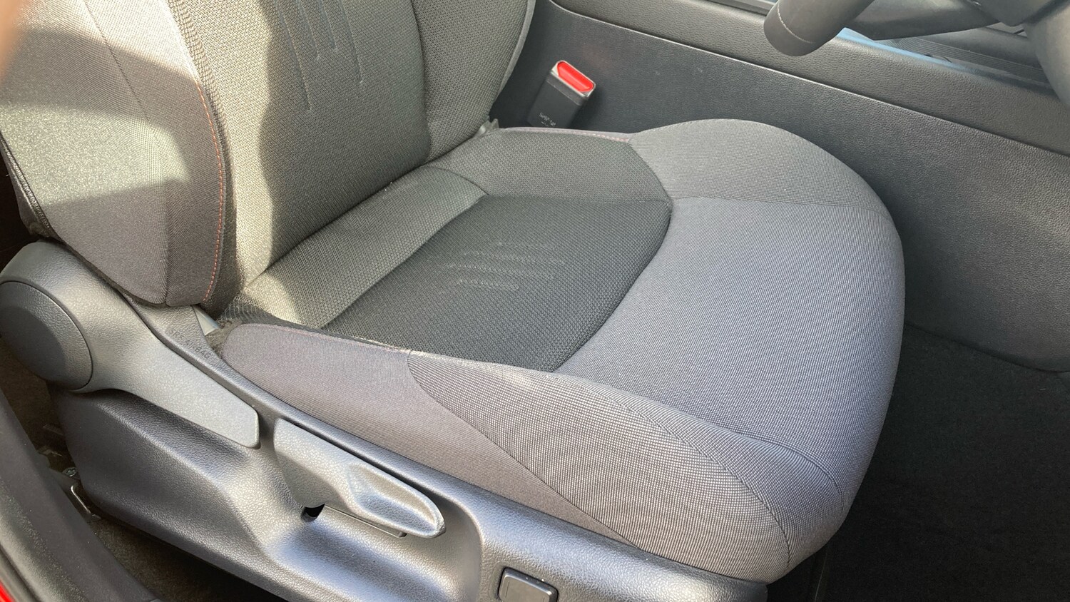 Used Toyota C-HR 2025 for sale - 78162349: Photo 17