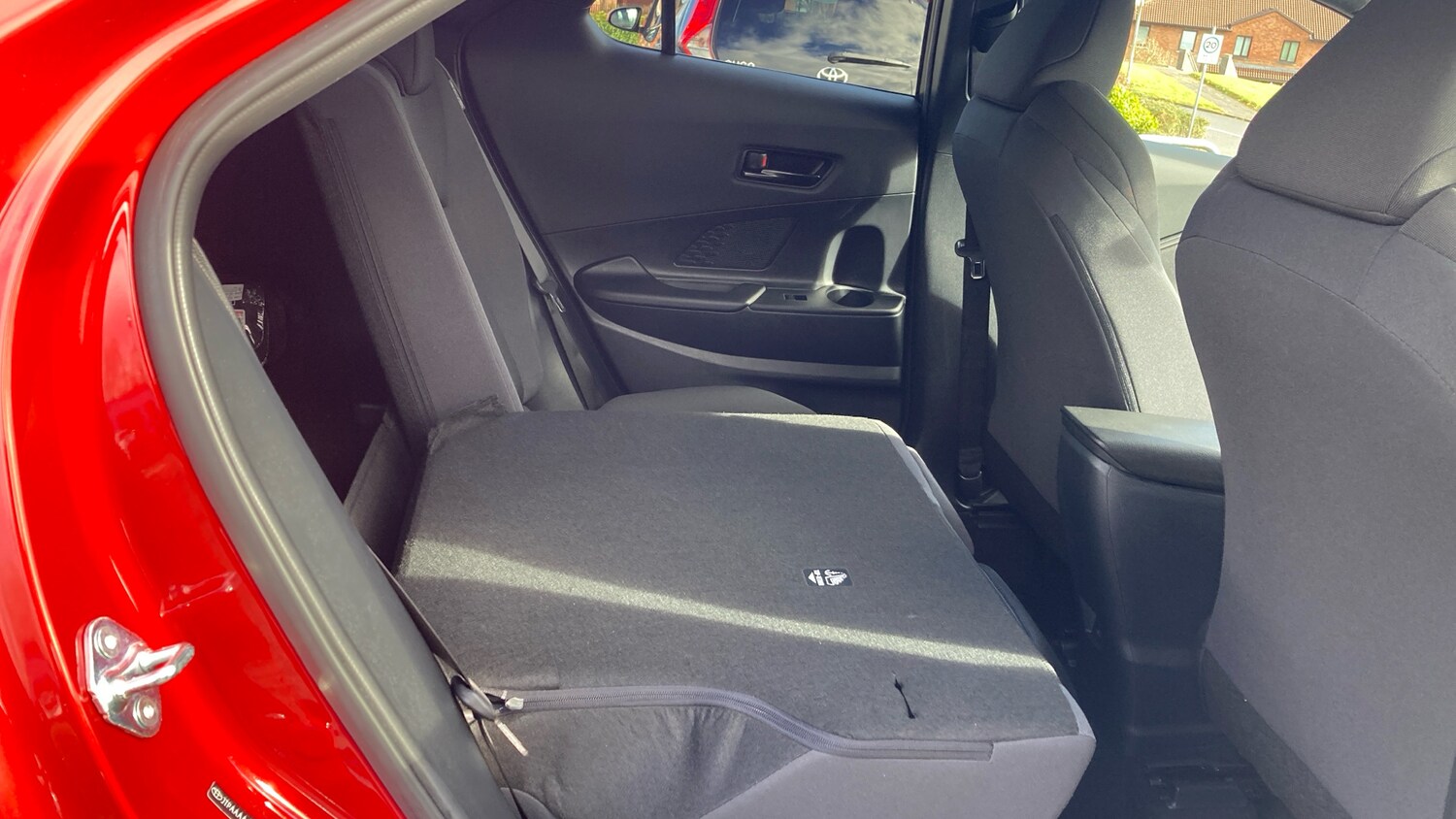 Used Toyota C-HR 2025 for sale - 78162349: Photo 18