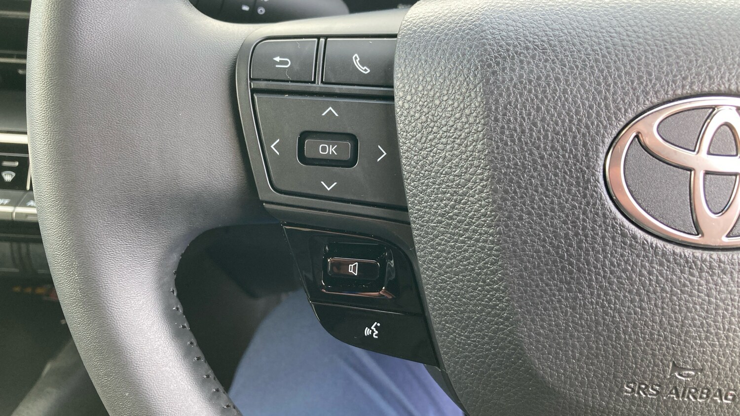 Used Toyota C-HR 2025 for sale - 78162349: Photo 41