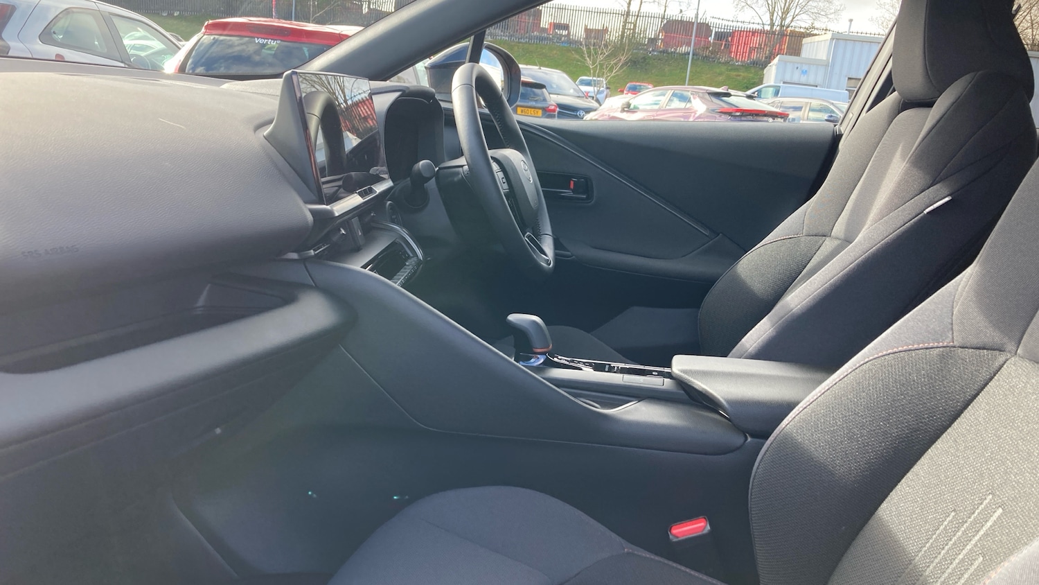 Used Toyota C-HR 2025 for sale - 78162349: Photo 5