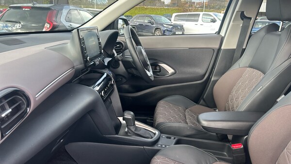 Used Toyota Yaris Cross 2024 for sale - 76329909: Photo 10