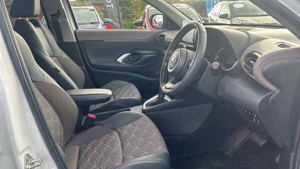 Used Toyota Yaris Cross 2024 for sale - 76329909: Photo 11