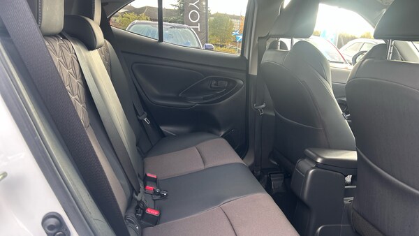 Used Toyota Yaris Cross 2024 for sale - 76329909: Photo 12