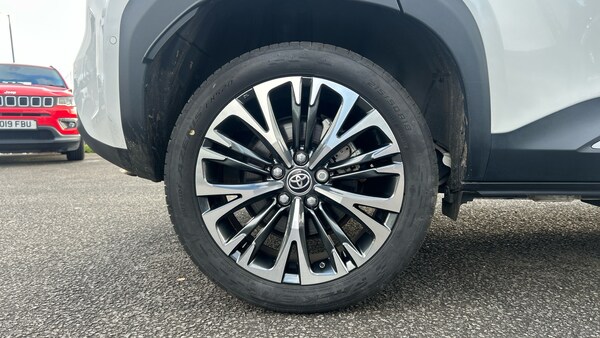 Used Toyota Yaris Cross 2024 for sale - 76329909: Photo 18