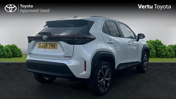 Used Toyota Yaris Cross 2024 for sale - 76329909: Photo 2