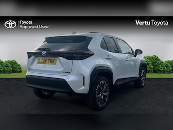 Used Toyota Yaris Cross 2024 for sale - 76329909: Photo 2