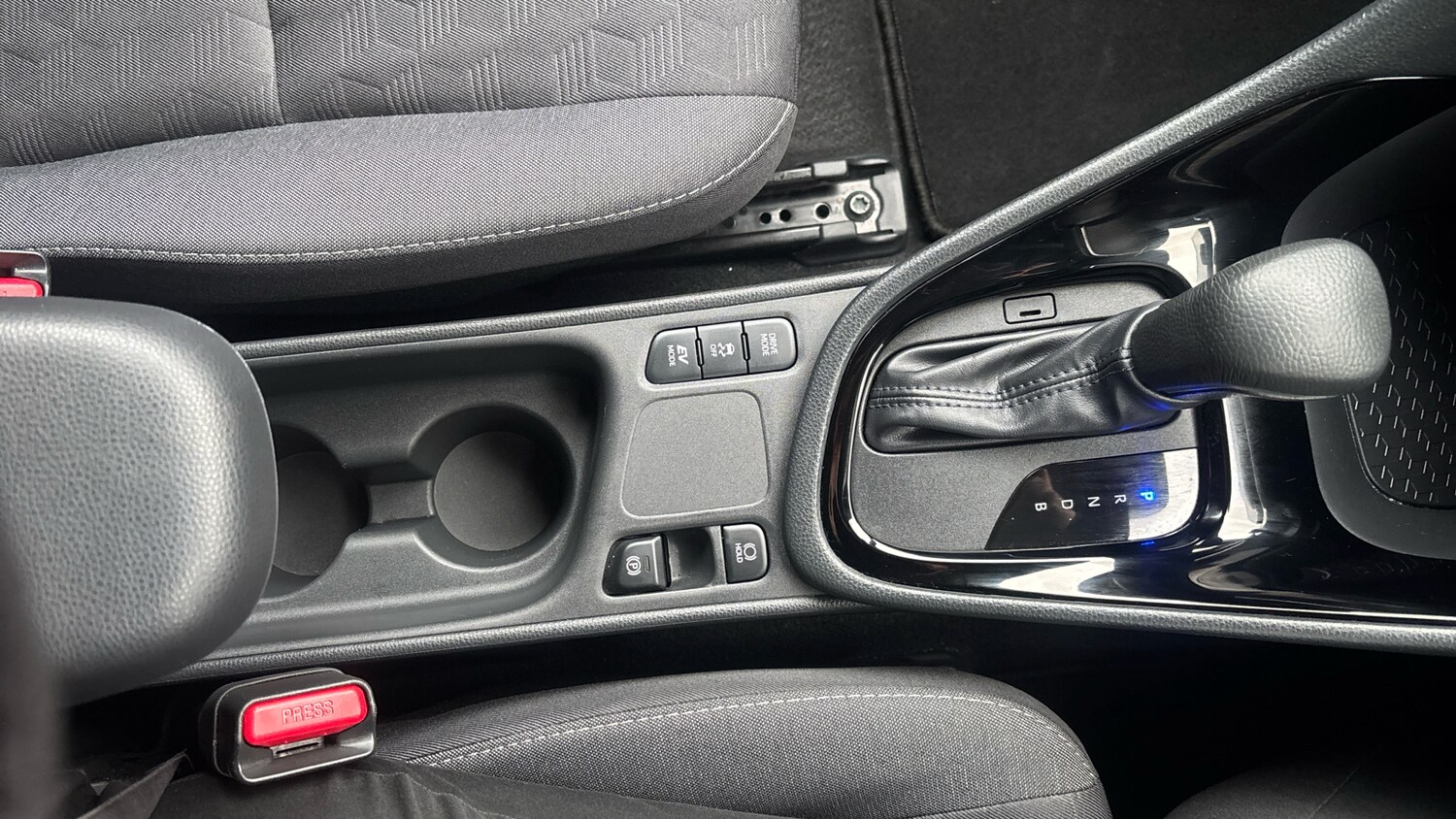 Used Toyota Yaris 2025 for sale - 77517440: Photo 32