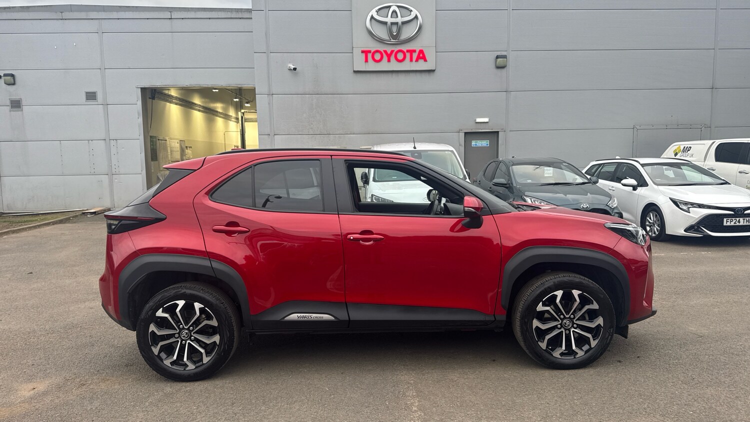 Used Toyota Yaris Cross 2023 for sale - 76064149: Photo 16