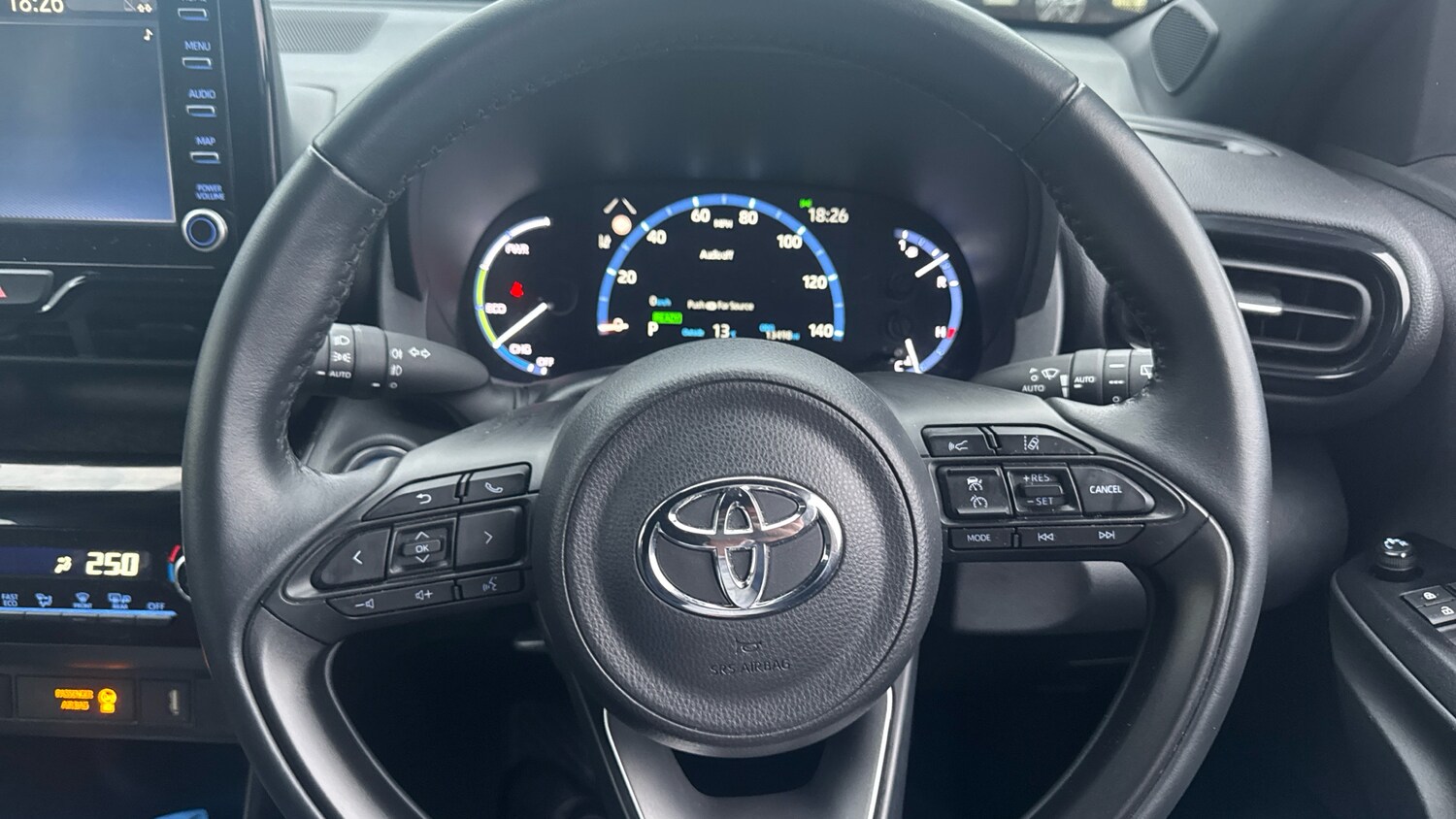 Used Toyota Yaris Cross 2023 for sale - 76064149: Photo 8