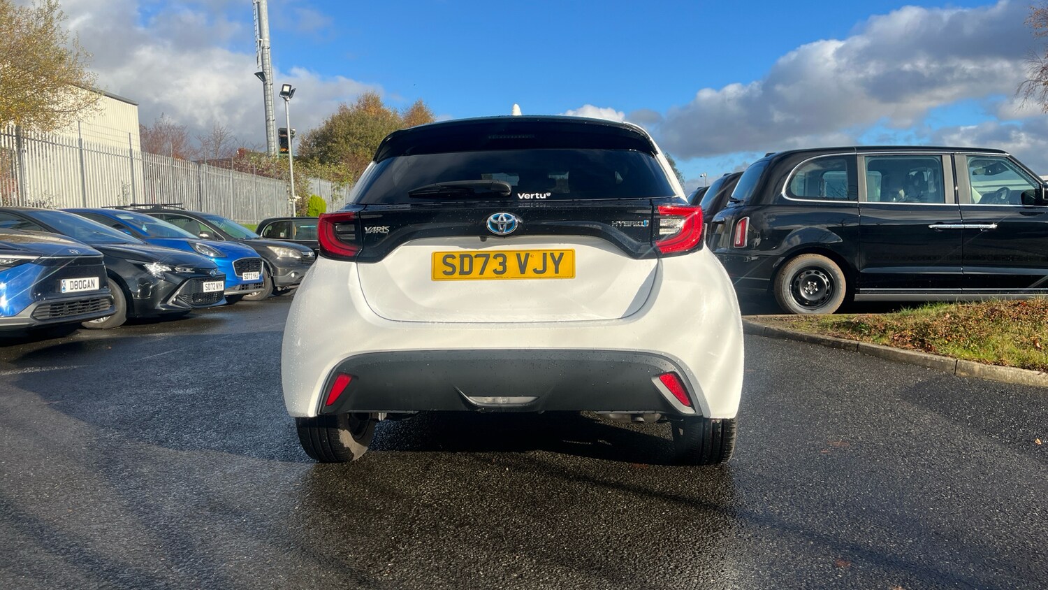 Used Toyota Yaris 2023 for sale - 76490305: Photo 19