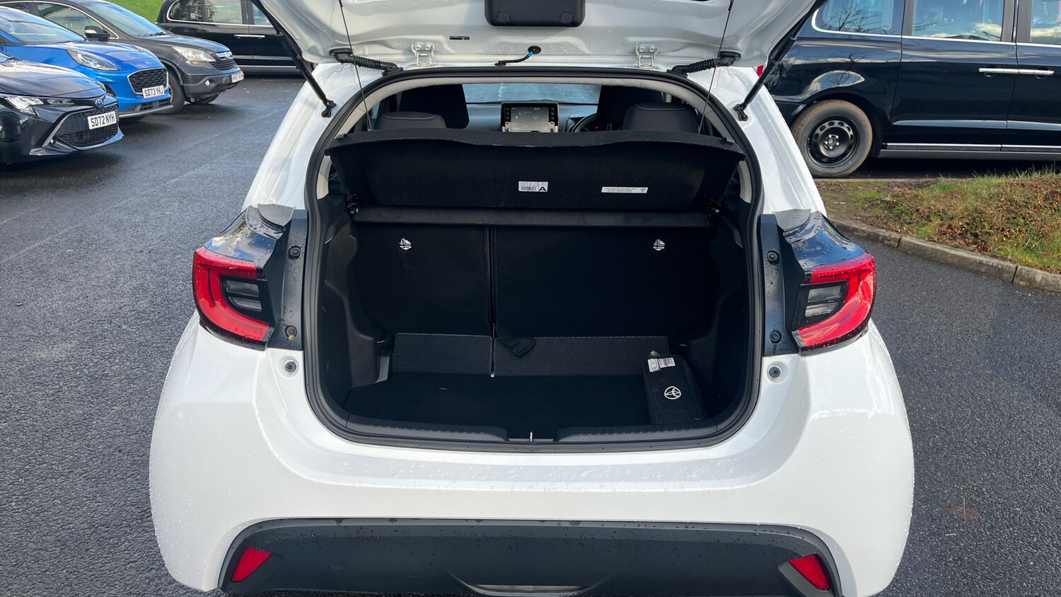 Used Toyota Yaris 2023 for sale - 76490305: Photo 27