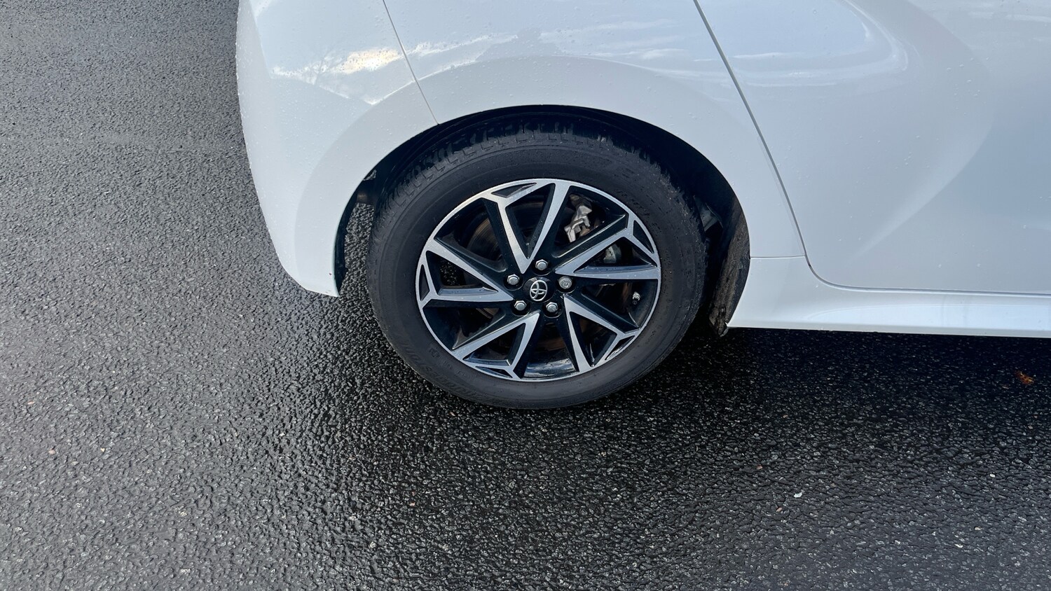 Used Toyota Yaris 2023 for sale - 76490305: Photo 29