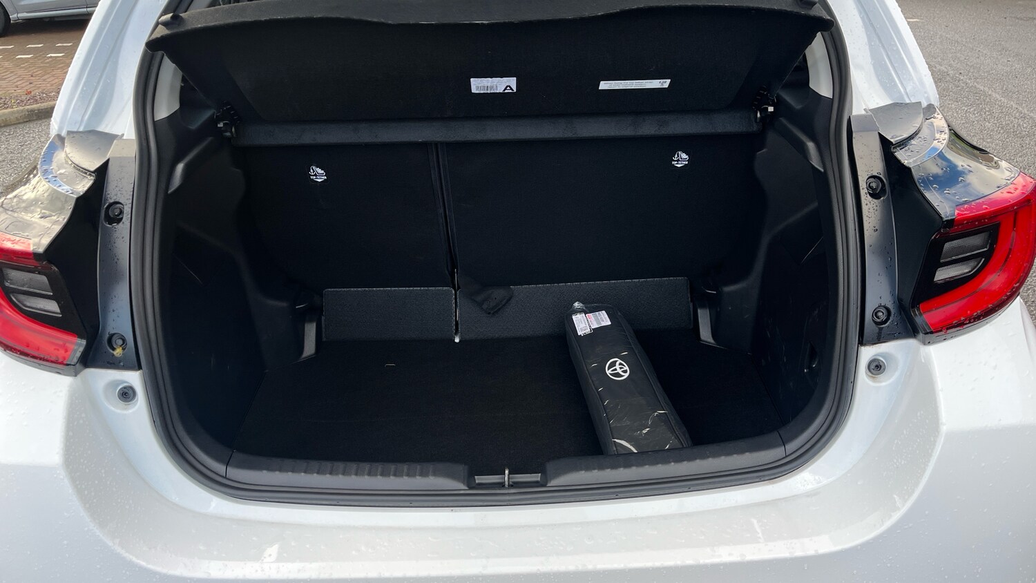 Used Toyota Yaris 2023 for sale - 76490305: Photo 33