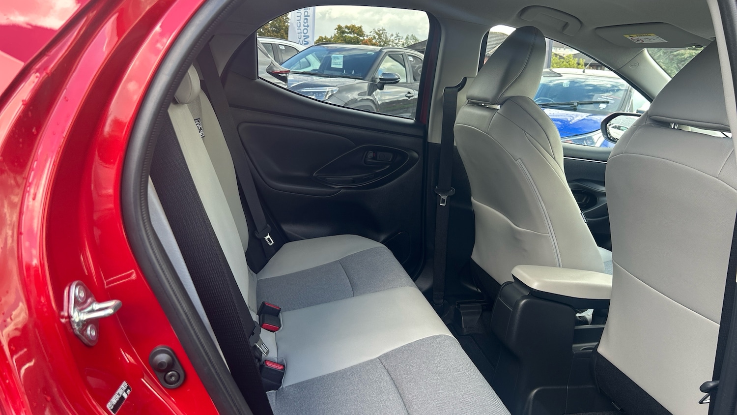 Used Toyota Yaris 2023 for sale - 75922355: Photo 12