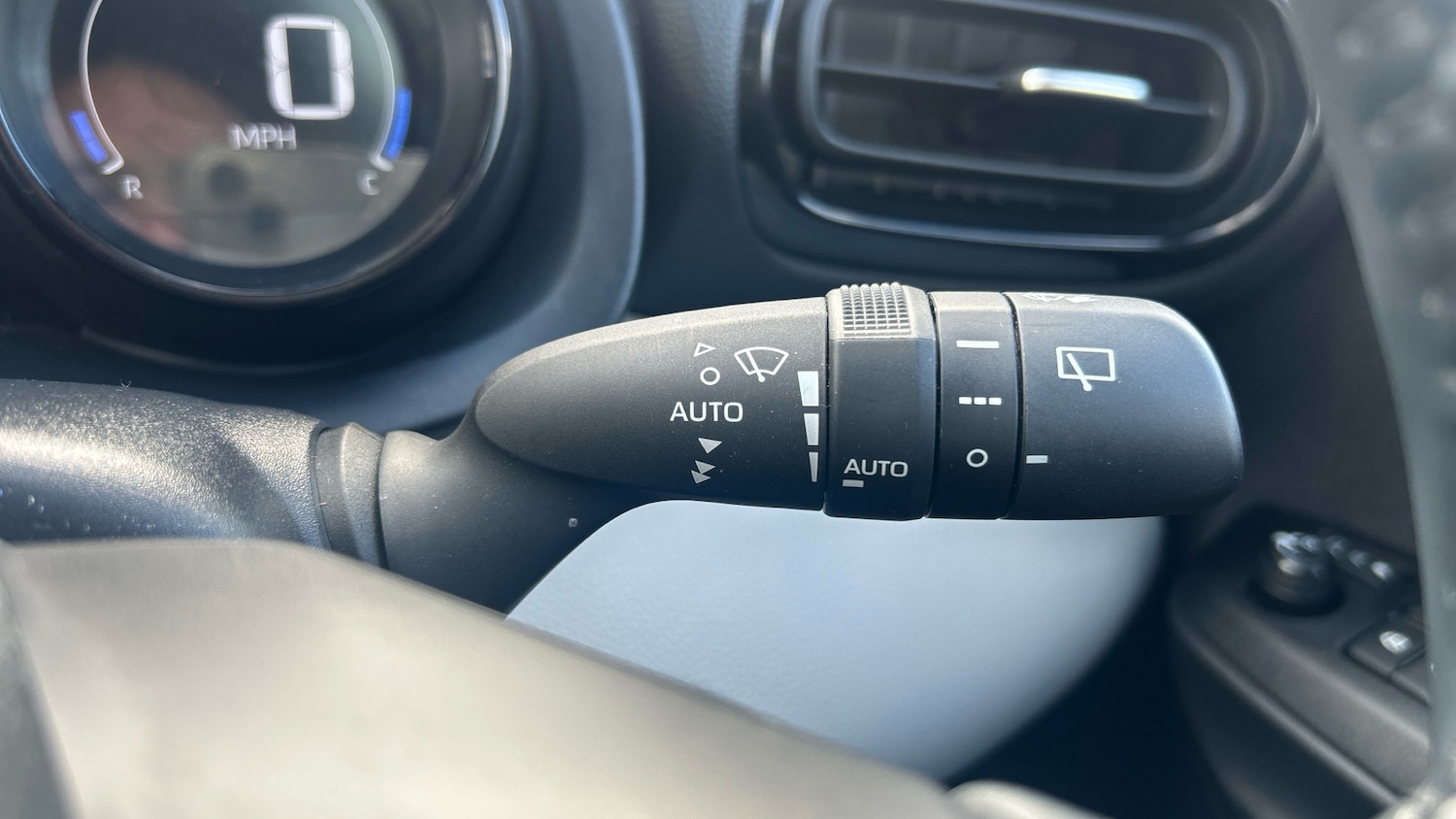 Used Toyota Yaris 2023 for sale - 75922355: Photo 38