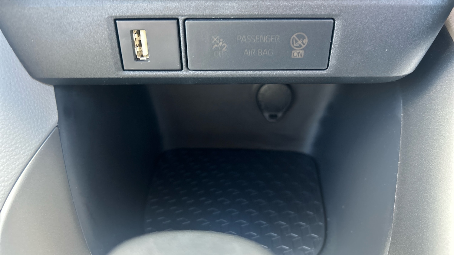 Used Toyota Yaris 2023 for sale - 75922355: Photo 44