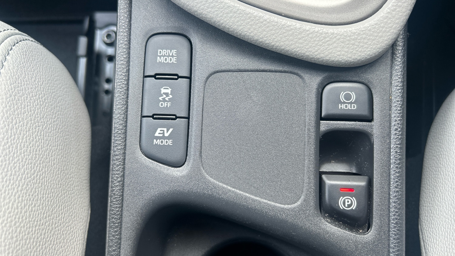 Used Toyota Yaris 2023 for sale - 75922355: Photo 46