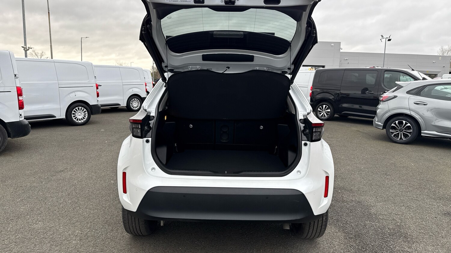 Used Toyota Yaris Cross 2023 for sale - 77591897: Photo 14