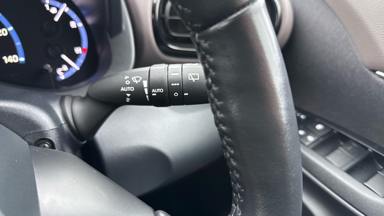 Used Toyota Yaris Cross 2023 for sale - 77591897: Photo 30