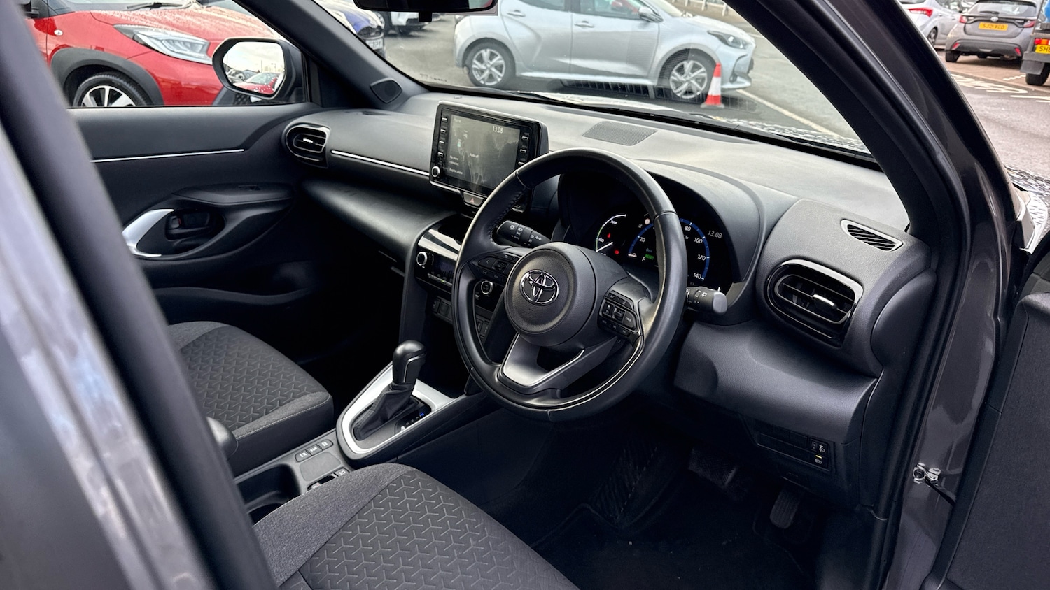 Used Toyota Yaris Cross 2023 for sale - 77282943: Photo 11