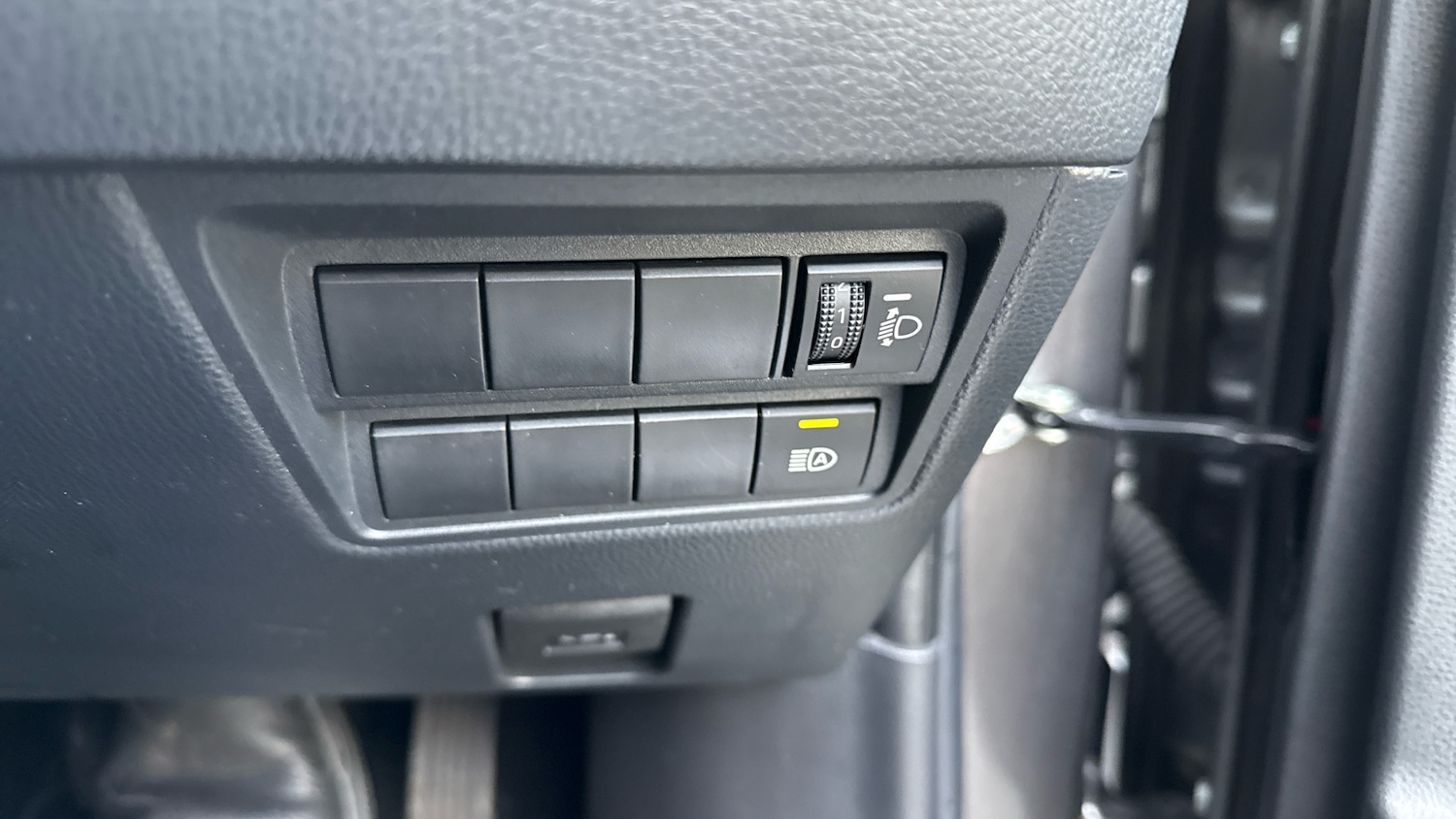 Used Toyota Yaris Cross 2023 for sale - 77282943: Photo 30