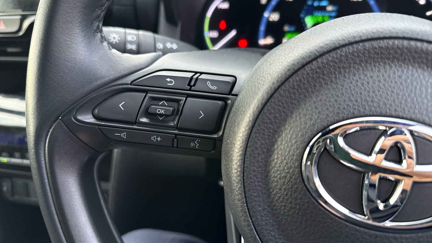 Used Toyota Yaris Cross 2023 for sale - 77282943: Photo 32