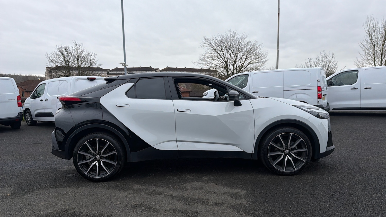 Used Toyota C-HR 2025 for sale - 77282946: Photo 16