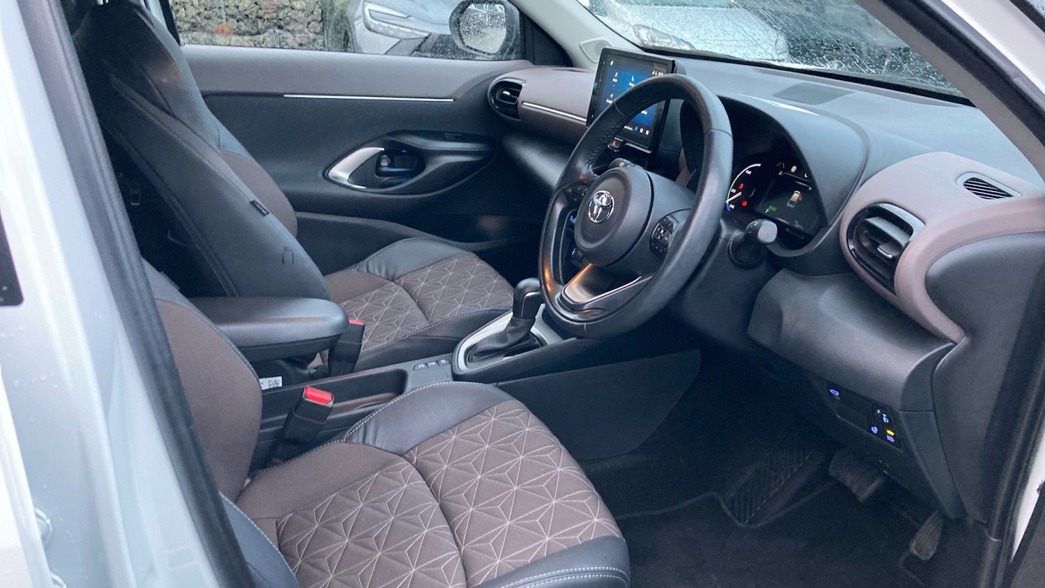 Used Toyota Yaris Cross 2023 for sale - 76969665: Photo 11