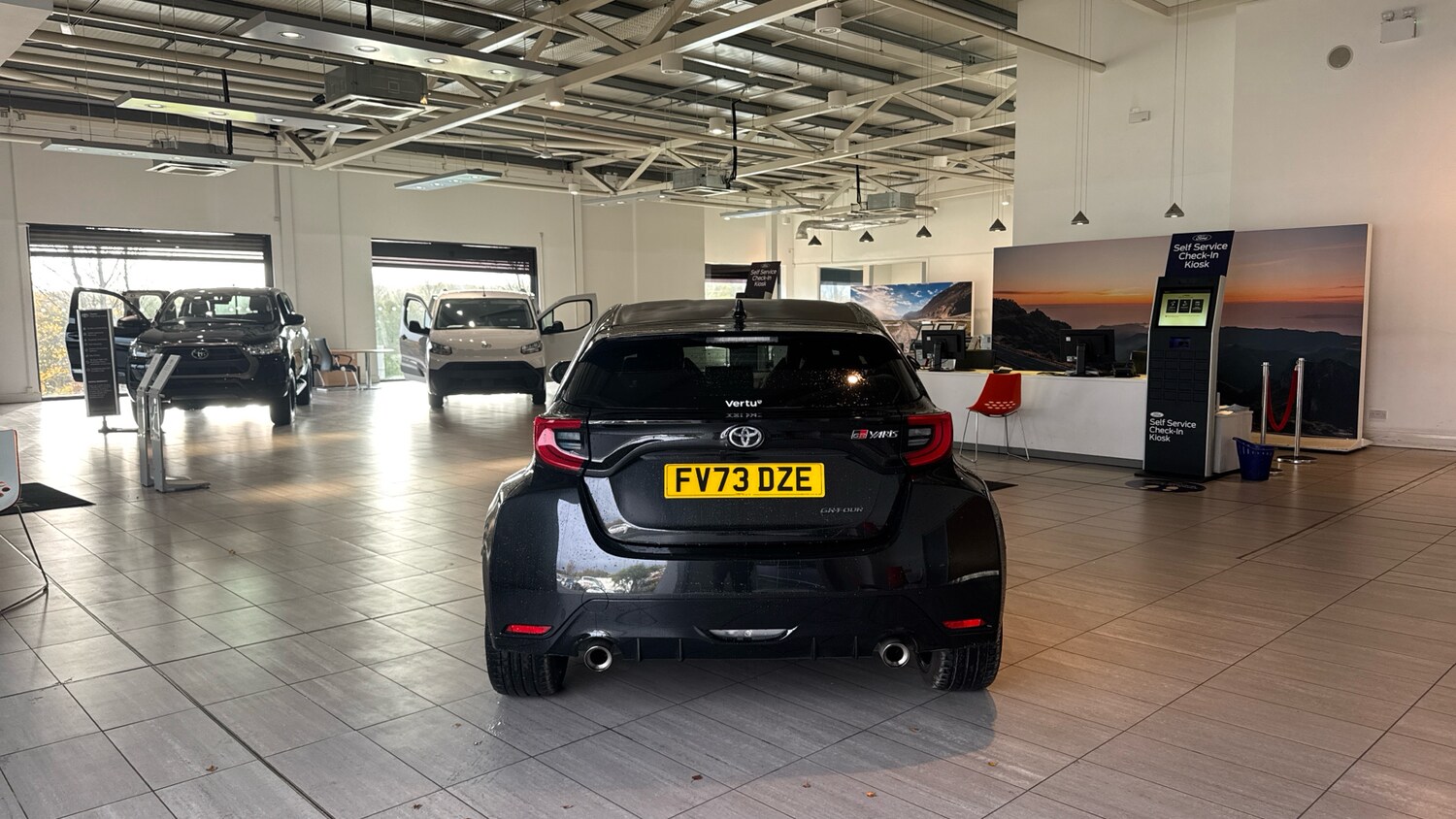 Used Toyota Yaris 2023 for sale - 76403137: Photo 19