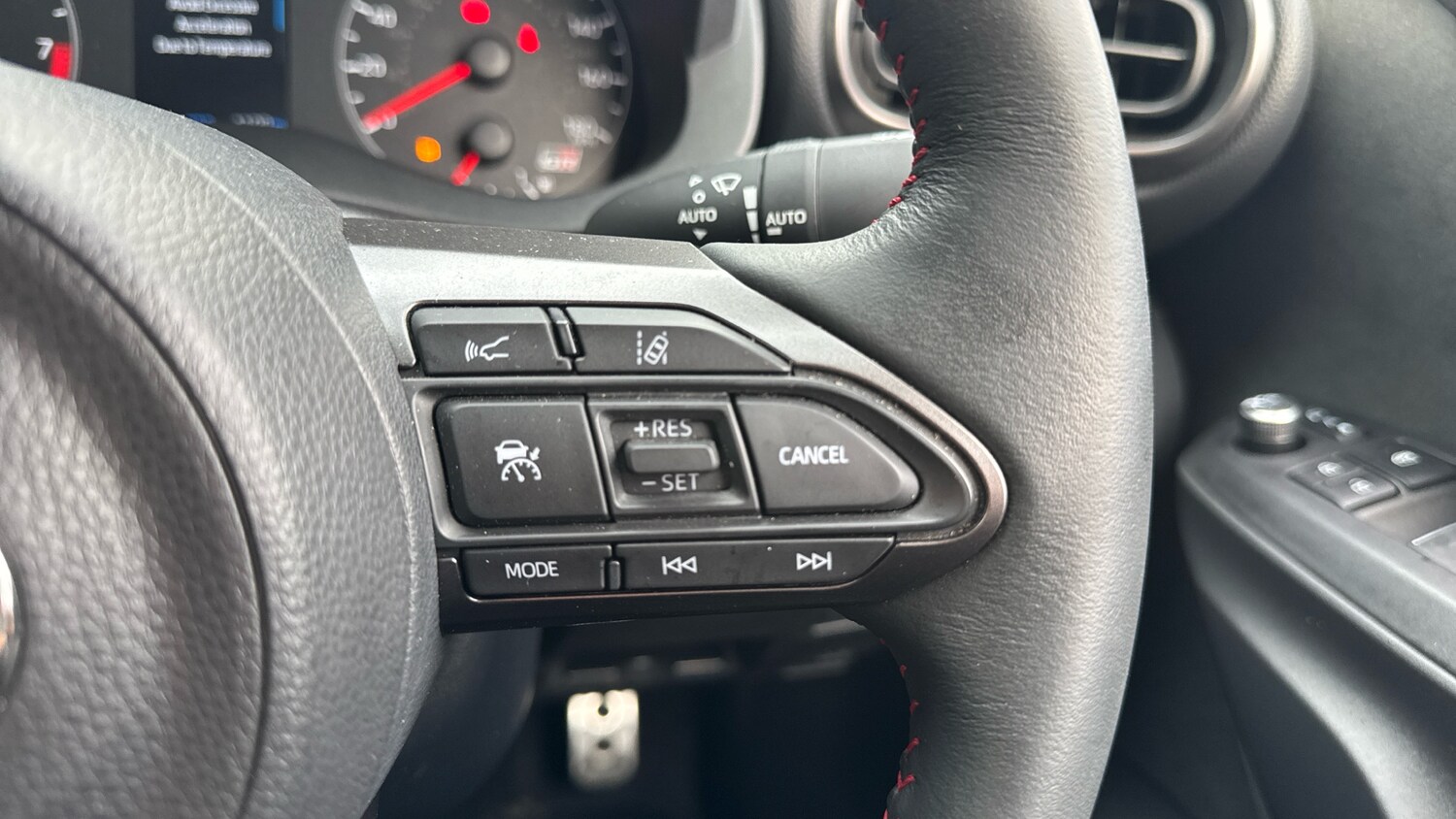 Used Toyota Yaris 2023 for sale - 76403137: Photo 21