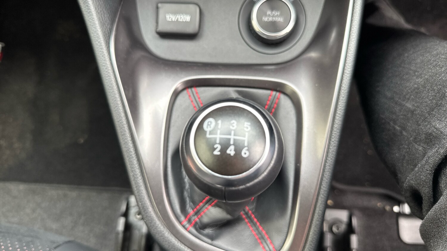 Used Toyota Yaris 2023 for sale - 76403137: Photo 32