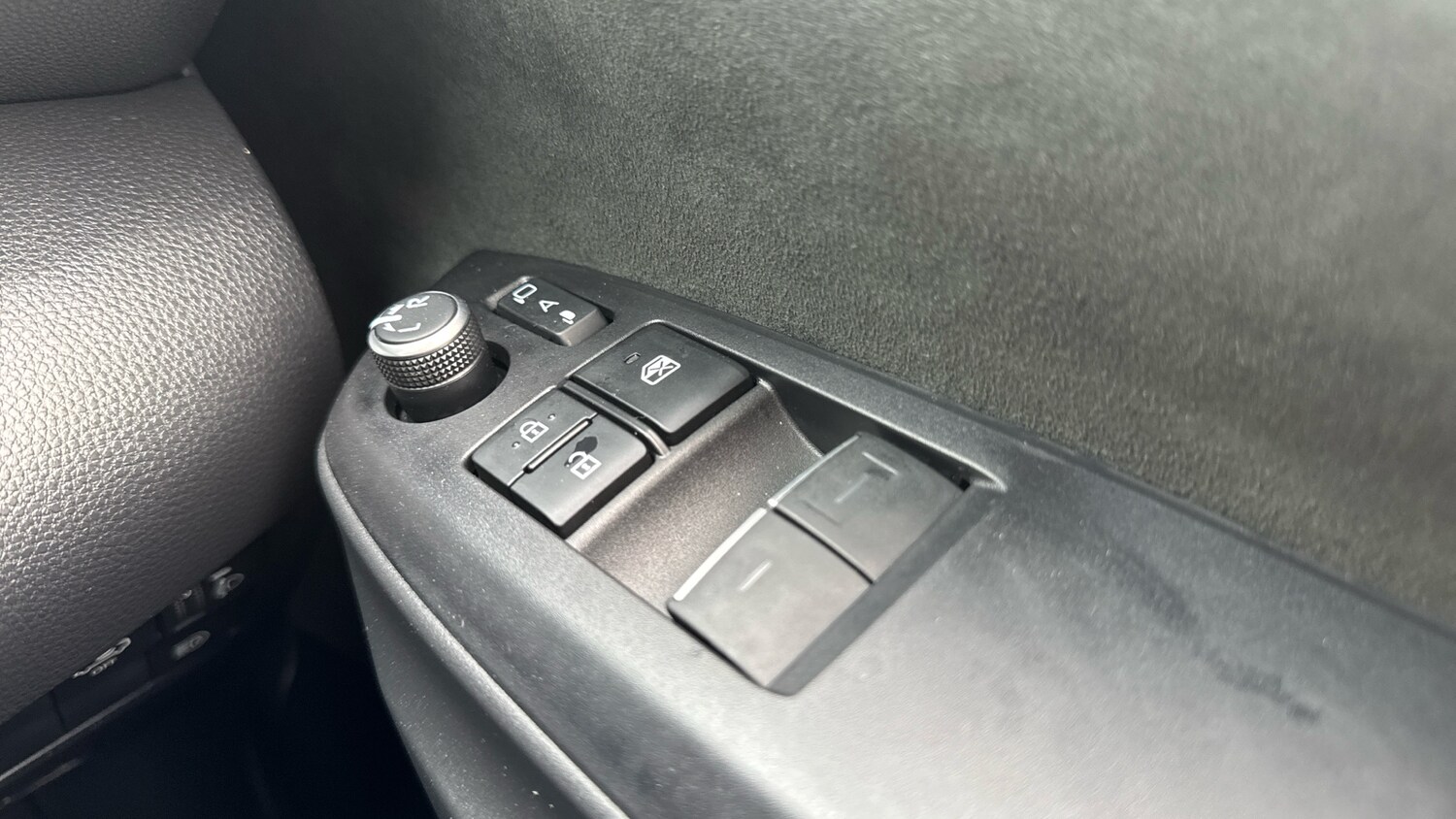 Used Toyota Yaris 2023 for sale - 76403137: Photo 36