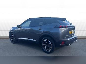 Used Peugeot 2008 2021 for sale - 76205901: Photo 2
