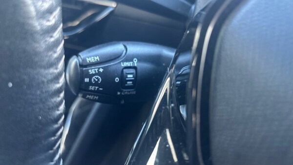 Used Peugeot 2008 2021 for sale - 76205901: Photo 42