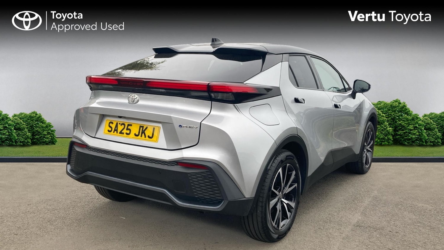 Used Toyota C-HR 2025 for sale - 76219670: Photo 2
