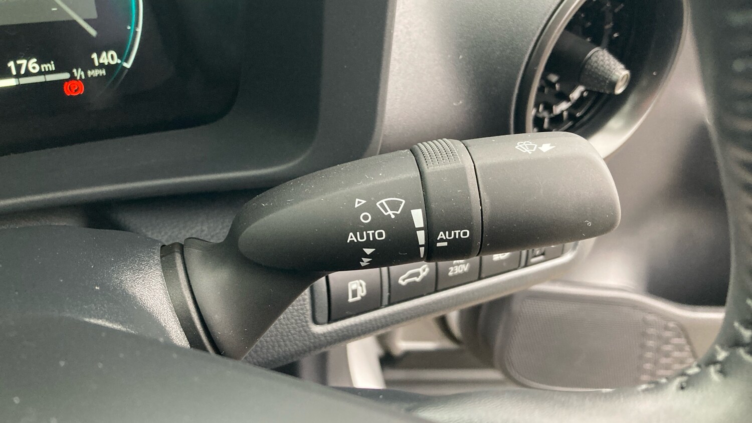 Used Toyota C-HR 2025 for sale - 76219670: Photo 33