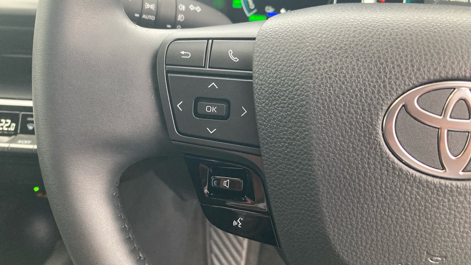 Used Toyota C-HR 2025 for sale - 76219670: Photo 35