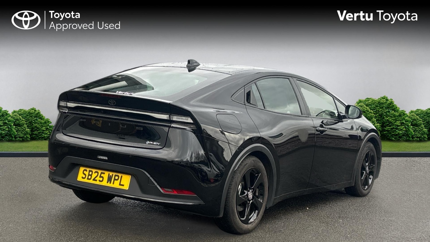 Used Toyota Prius 2025 for sale - 76818702: Photo 2