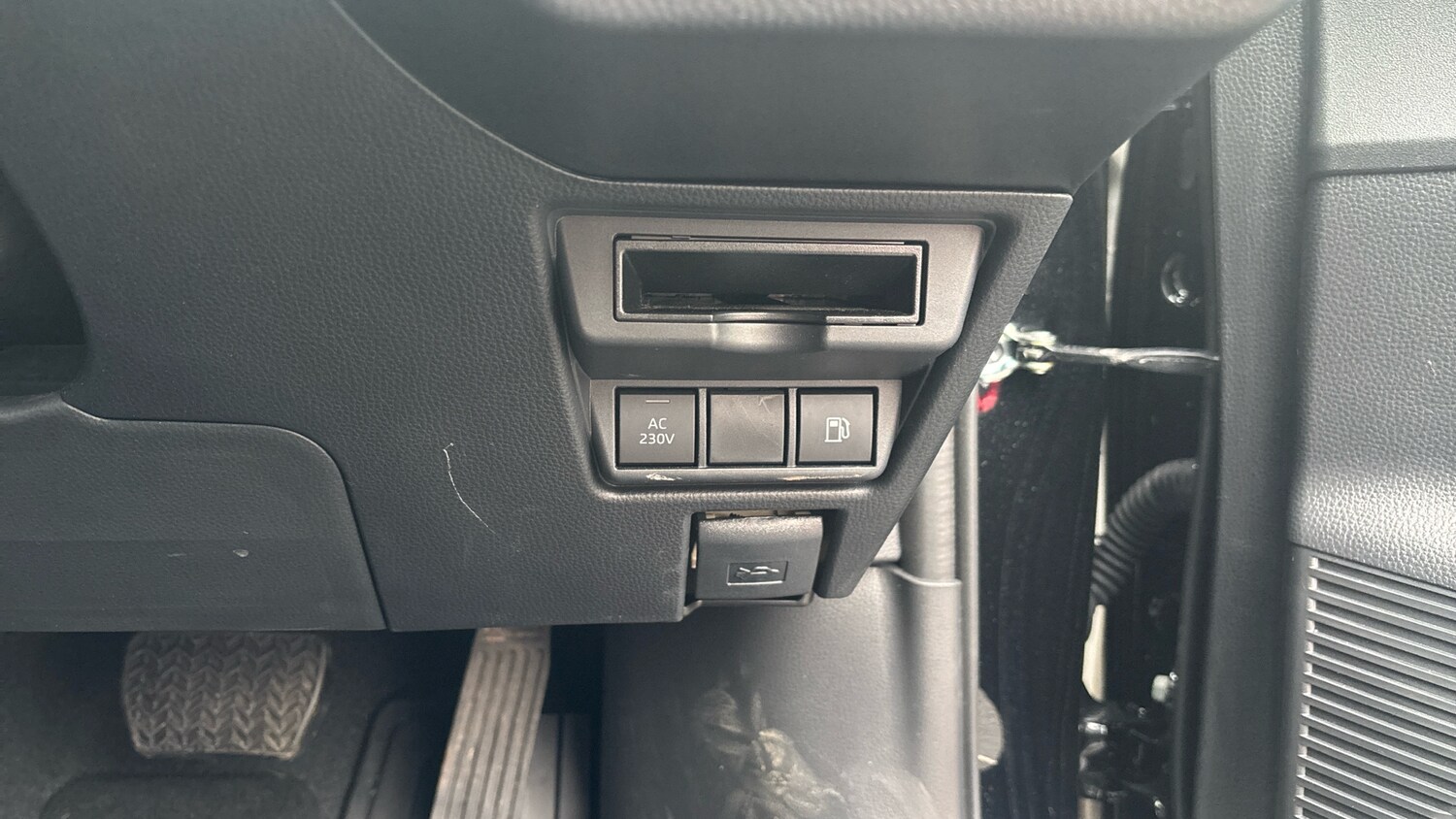 Used Toyota Prius 2025 for sale - 76818702: Photo 32